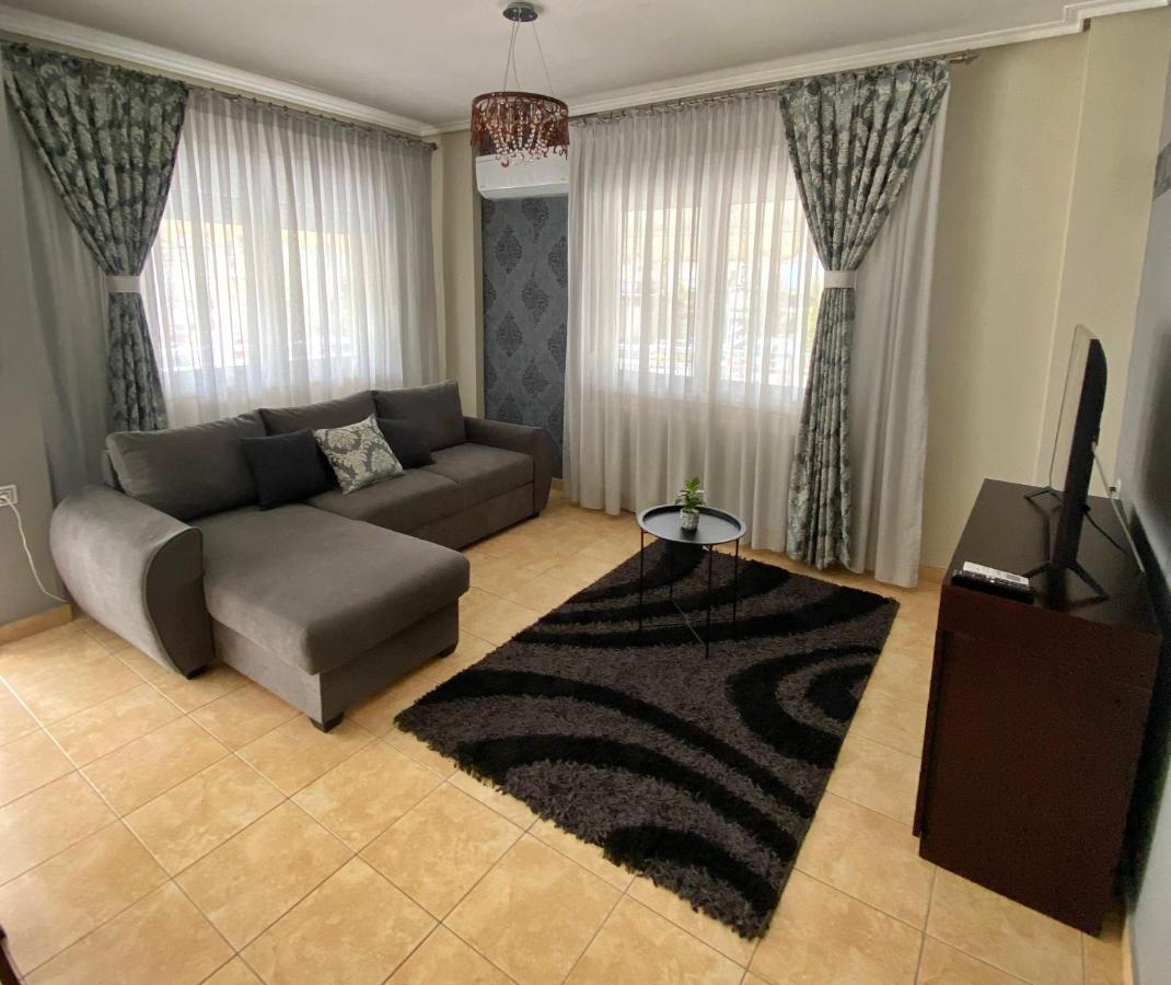 Eden Suite Paralia Buitenkant foto