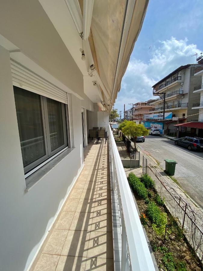 Eden Suite Paralia Buitenkant foto