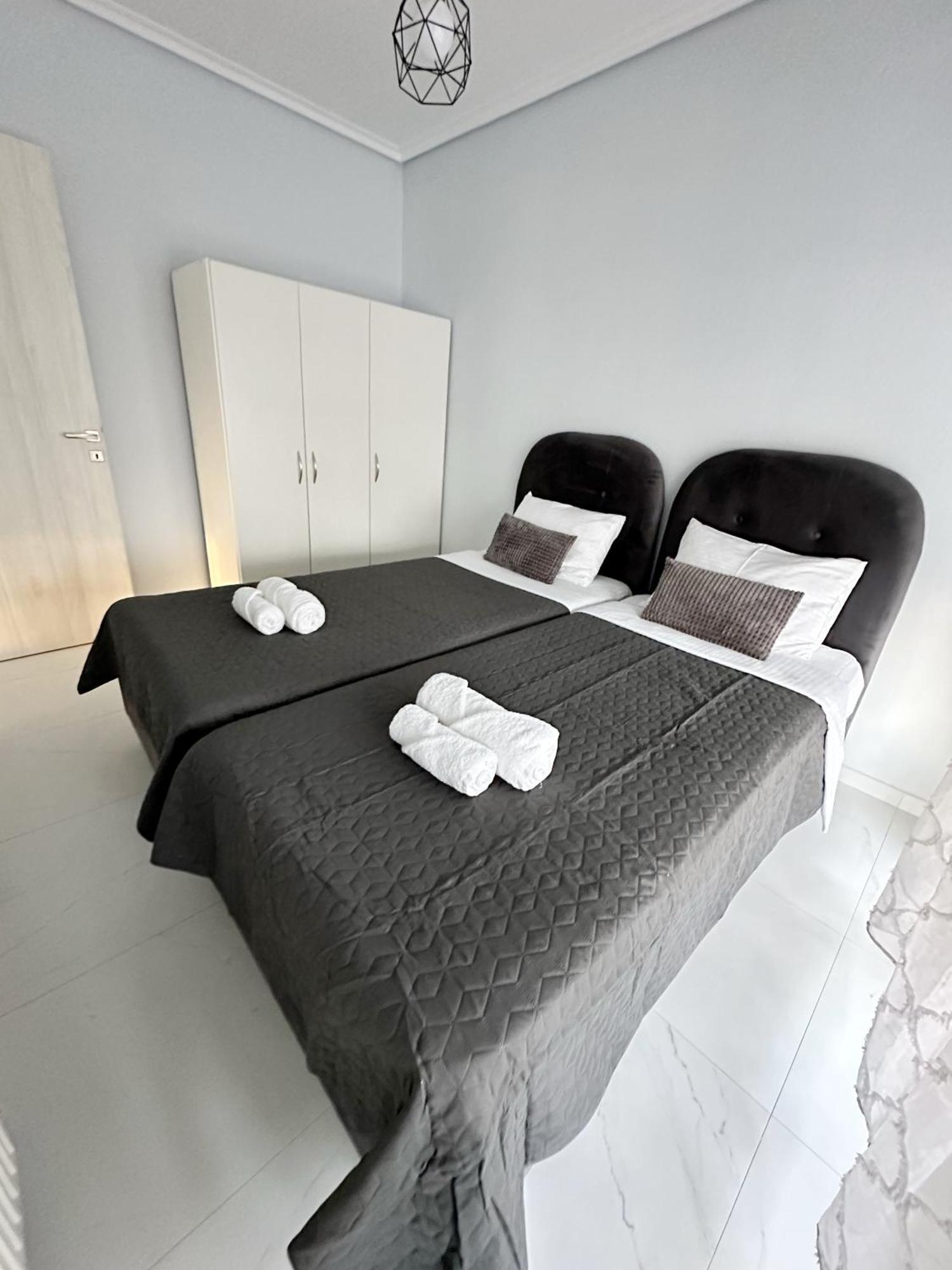 Eden Suite Paralia Buitenkant foto