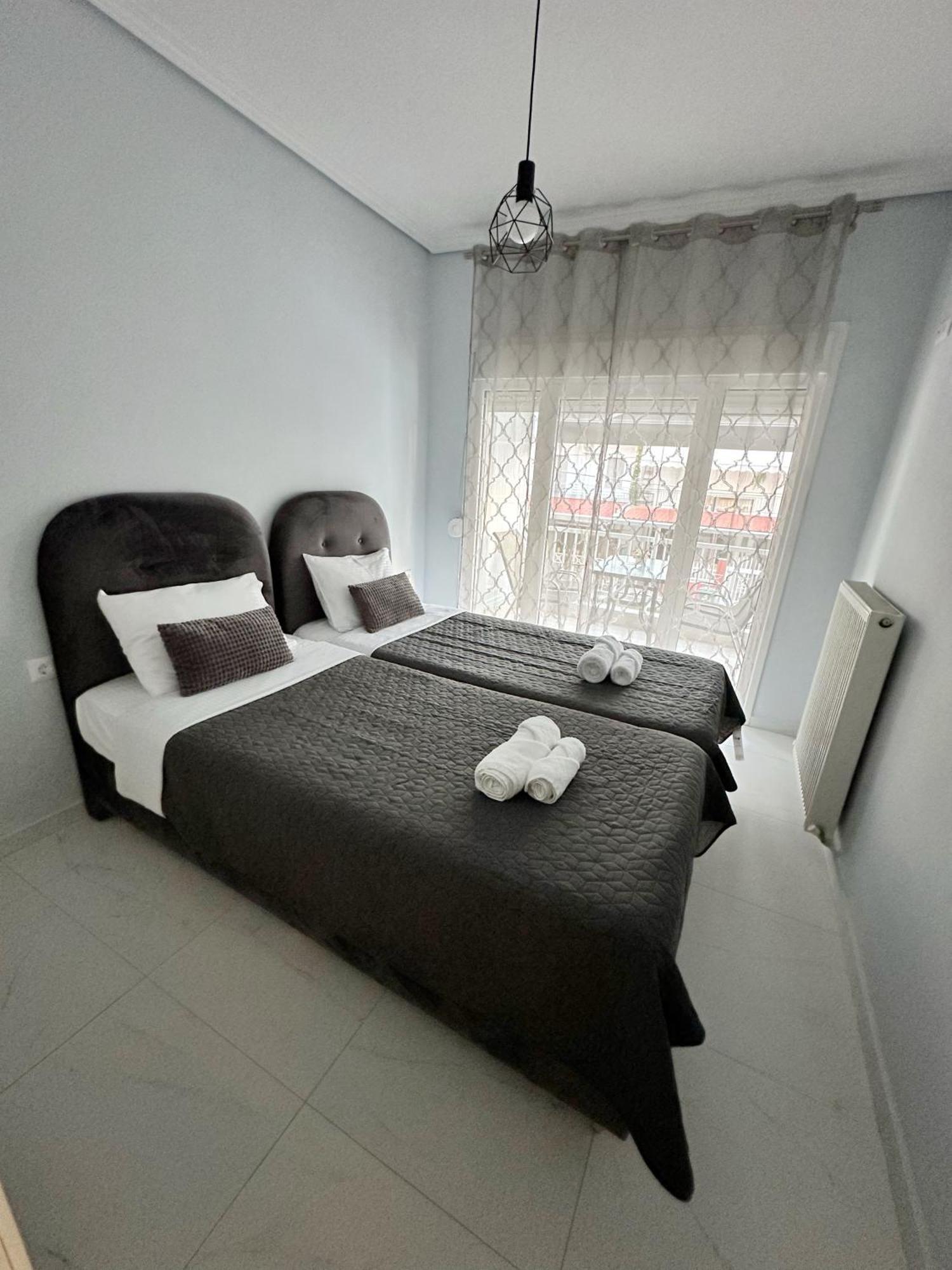 Eden Suite Paralia Buitenkant foto