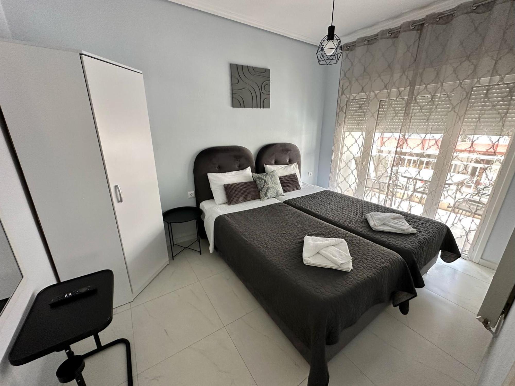 Eden Suite Paralia Buitenkant foto